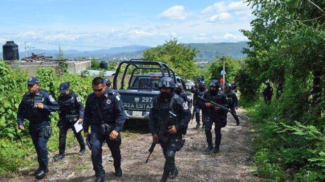 Desarman y detienen a decenas de policías infiltrados con el narco en Guerrero