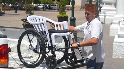 Defiende gobernador de Sonora polémicas sillas de ruedas de plástico
