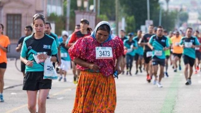 Agasajan en México a 33 corredores de la Sierra de Chihuahua