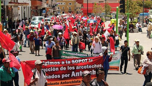 Con marcha y plantón, 40 mil hidalguenses denuncian al mal Gobierno 