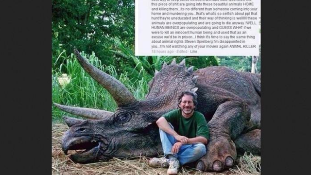 Arremeten contra Spielberg  por cazar a un Triceratops