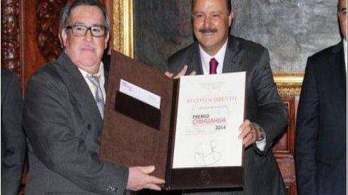 Gana Premio Chihuahua en Ciencias Sociales, Eduardo Muñetón, de Julimes