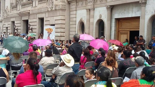 Protestan con cultura antorchistas de Chihuahua