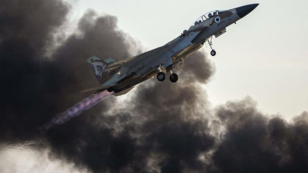 Siria: cazas rusos disparan contra aviones de combate israelíes