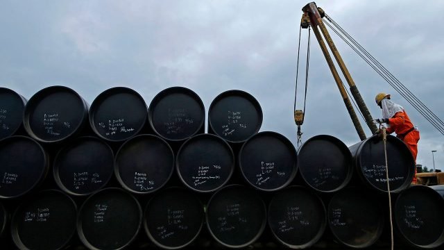 La producción petrolera de Pemex se sigue hundiendo