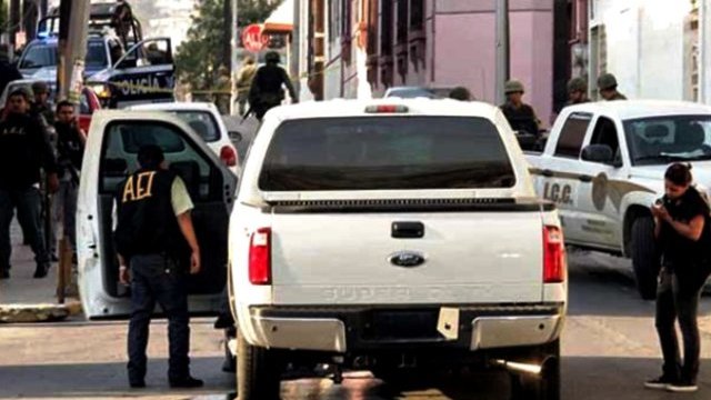 Balaceras y granadazos aterrorizan a Monterrey