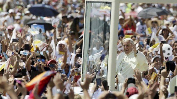 Papa Francisco en Guayaquil: “La familia constituye la gran riqueza social”