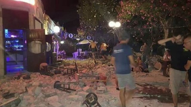Reportan dos muertos y más de cien heridos por sismo en Grecia