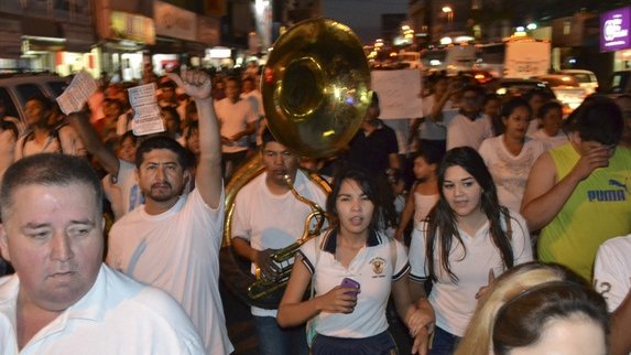 Marchan en Culiacán contra la narcocultura y la impunidad