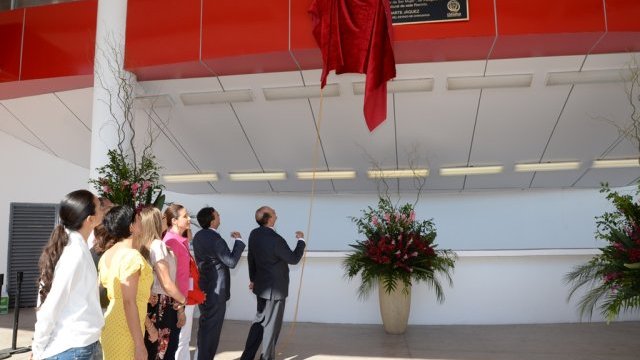 Inaugura gobernador Polifórum Chihuahua en complejo de las Ferias de Santa Rita