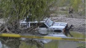 Encuentran a pareja muerta en vehículo en el río Sacramento