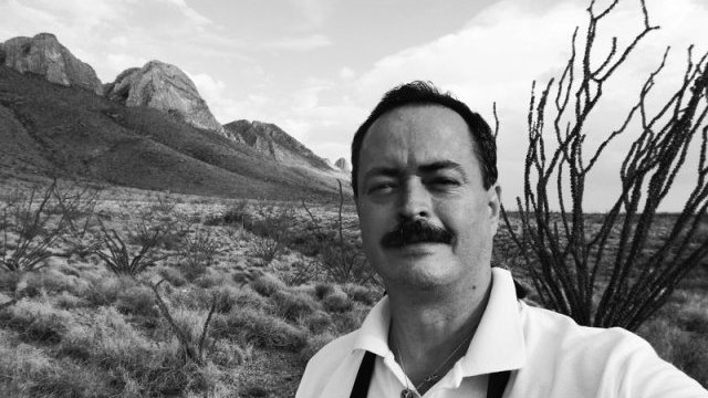 Otorgan en Oaxaca premio internacional de literatura a Enrique Servín