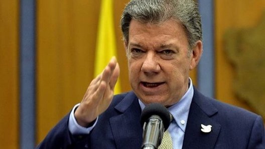Ordena Santos intensificar ofensiva contra las FARC tras emboscada