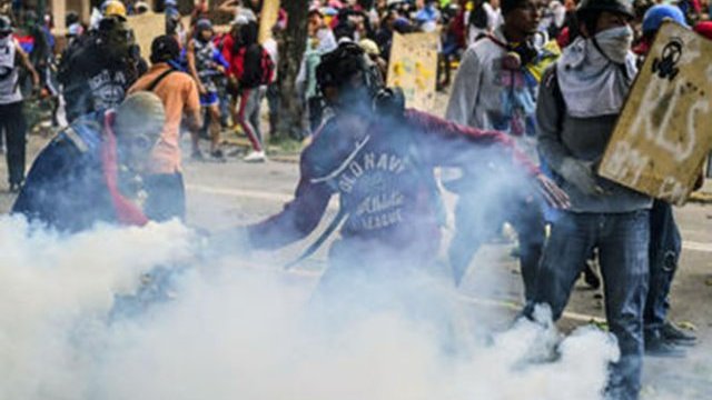 Paro de la oposición violenta generó dos muertos hoy en Venezuela