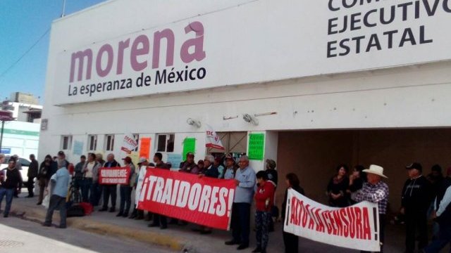Protestan militantes de Morena contra designación de Pérez Cuéllar