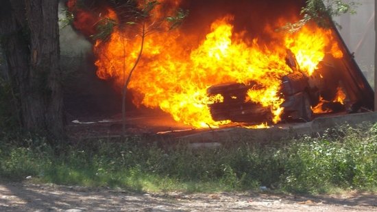 Estampa de fuego y sangre en Guachochi, autos incendiados y 7 muertos