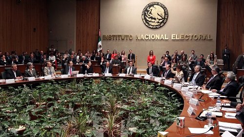 Ordena INE suspender difusión de encuestas en Chihuahua