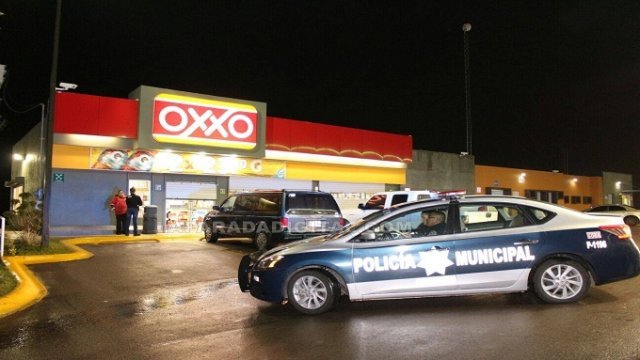 Asaltan otro Oxxo: tocó el turno a uno en la carretera a Juárez