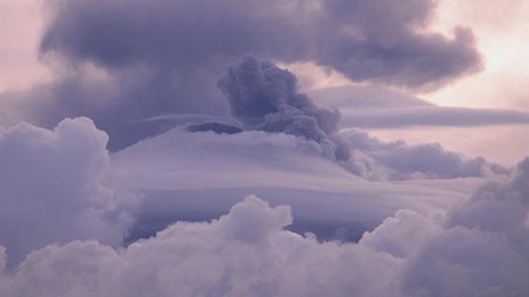 Querétaro recibe vuelos desviados por alerta volcánica