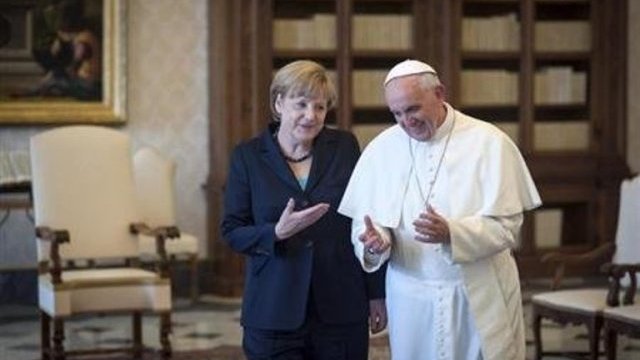 Angela Merkel y Papa Francisco hablan sobre Europa y el mundo