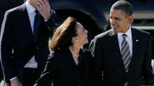 Obama desata las críticas al piropear a la fiscal general de California