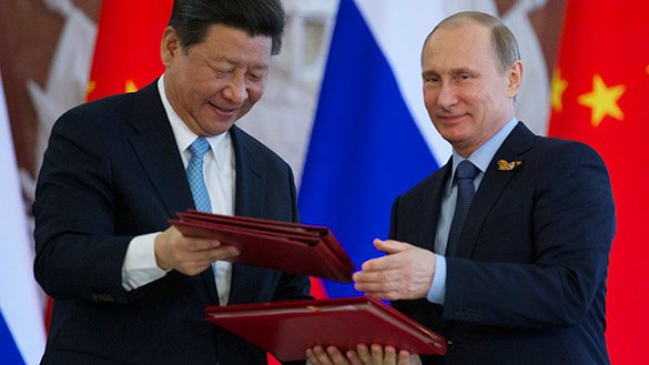 Putin condecora a Xi Jinping con la máxima orden de Rusia