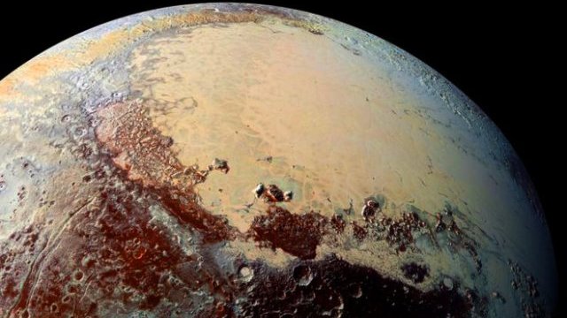 ¿Qué revelan las sorprendentes dunas de hielo que se encontraron en Plutón?