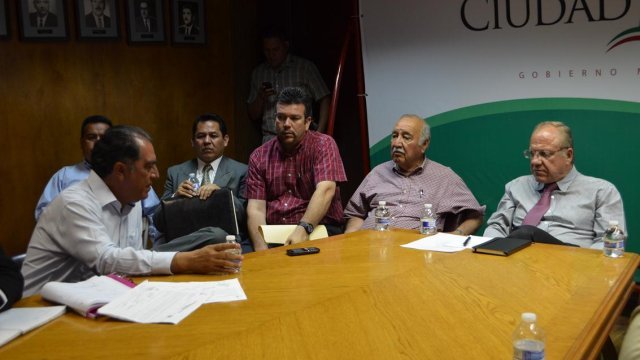Analizan propuesta de solución que les presentó la Presidencia Municipal, antorchistas de Juárez