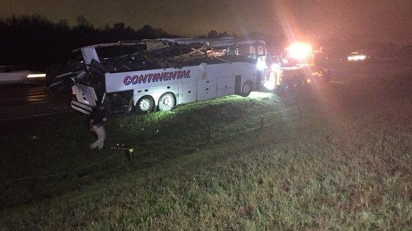 Confirman muerte de seis mexicanos en choque de bus en Arkansas
