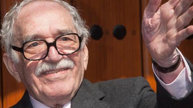 Internan a García Márquez con cuadro de neumonía