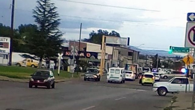 A mano armada, asaltaron un estética y se llevaron una camioneta, en Cuauhtémoc