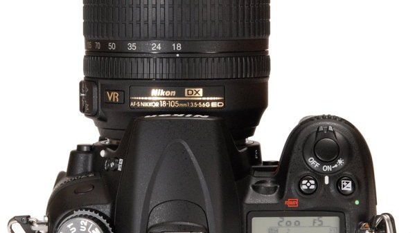 Llama Nikon a revisión de modelos fotográficos D7000, D8000 y 1-V1