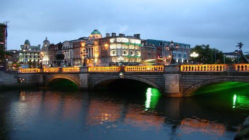La troika da luz verde a la última ayuda a Irlanda antes de salir del rescate