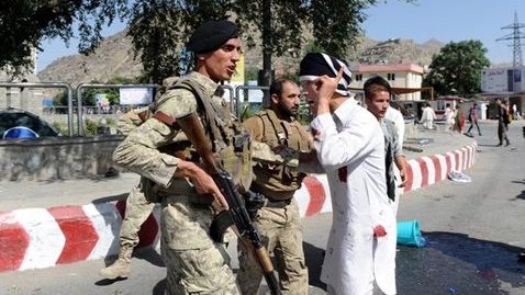 Atentado en Afganistán deja 80 muertos