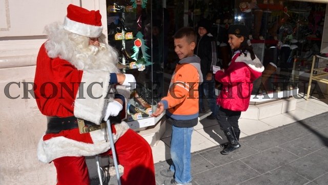 A 5 días de Navidad chihuahuenses abarrotan las tiendas