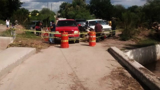 Meoqui: el río San Pedro derrumba puente en El Torreón