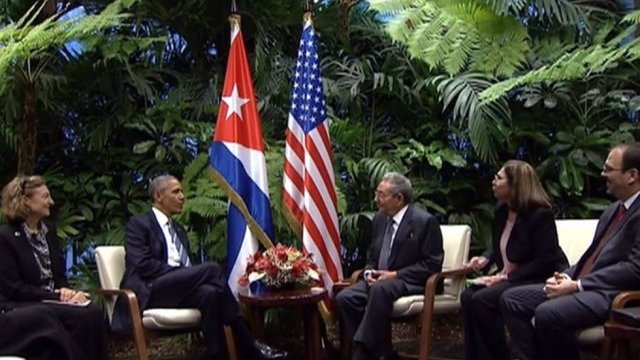 Se reúnen Obama y Raúl Castro en La Habana