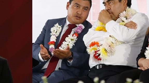 Micrófono en mano, alcalde de Zacapoaxtla amenaza y calumnia a Antorcha