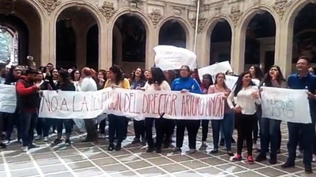 Protestan alumnos de la U. Pedagógica por destitución de su director