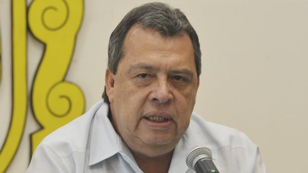 Si mi renuncia resuelve el caso Iguala, me iré: gobernador de Guerrero