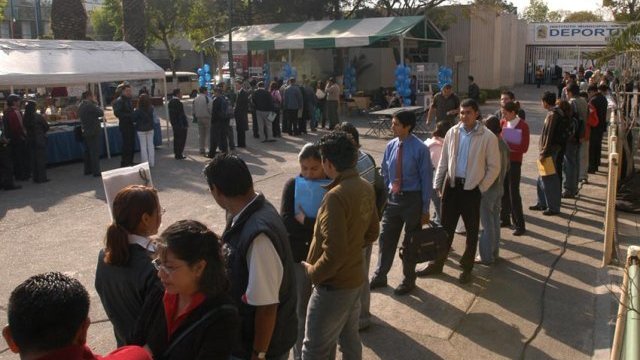 Desempleo supera los 2.6 millones en México