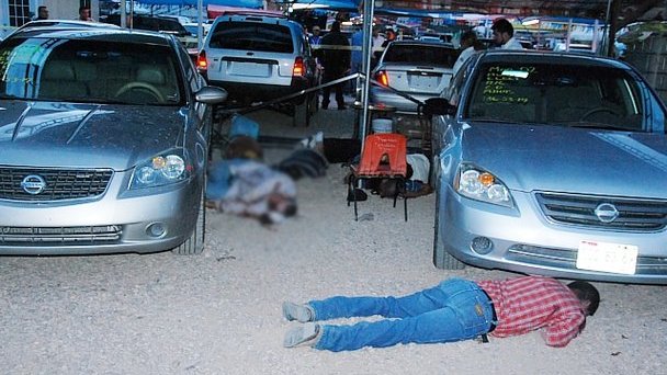 Seis víctimas en ataque al lote de autos San José