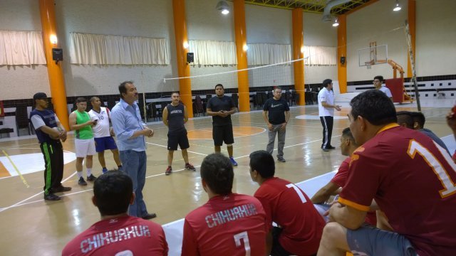 Jugadores de voleibol se preparan para el XII Torneo Nacional organizado por Antorcha