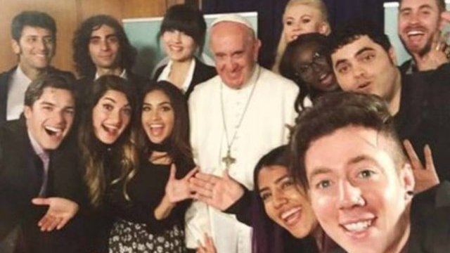 Papa Francisco pide a “youtubers” mexicanos que ayuden a cambiar el mundo