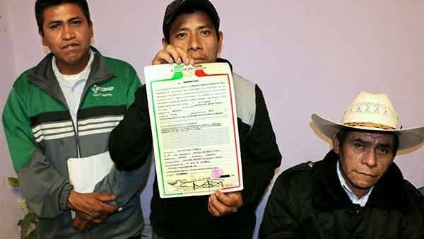 Caciques amenazan con despojar a familias huitziltecas 