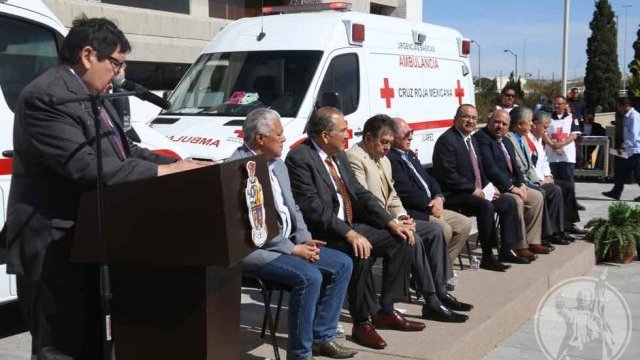 Voluntarios de la Cruz Roja desafían la indiferencia
