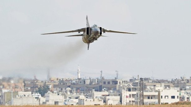Un MiG-23 libio intercepta un avión comercial y lo obliga a aterrizar