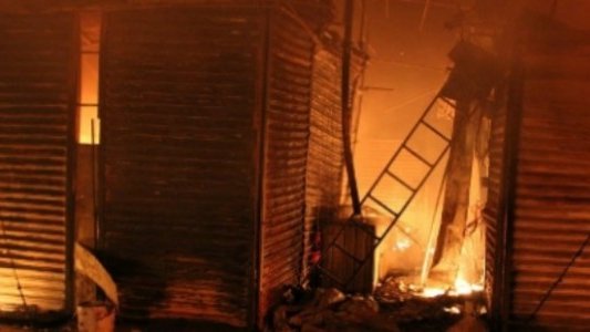 Arden más de 200 locales de mercado en Acapulco