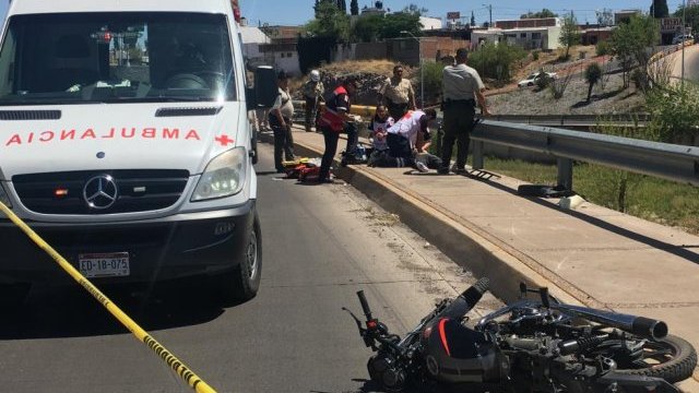 Se mató un motociclista al derrapar en Chihuahua