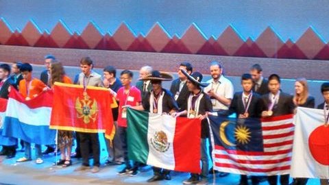Gana chihuahuense medalla de bronce en competencia mundial de Matemáticas